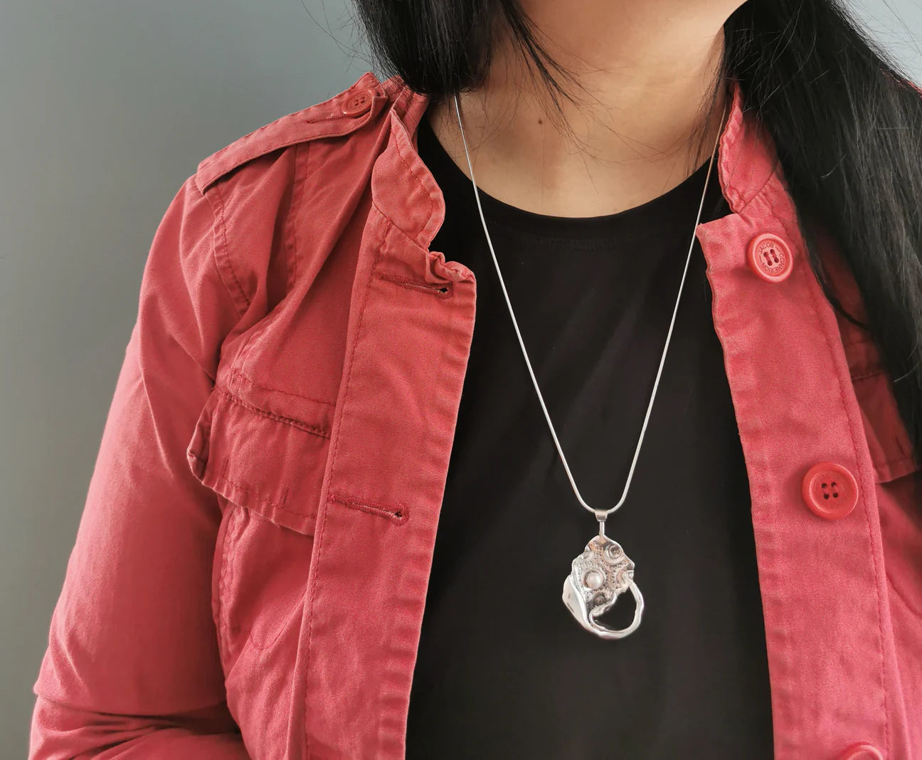 Vague de joie, pendentif unique en argent sterling et perle d'eau douce