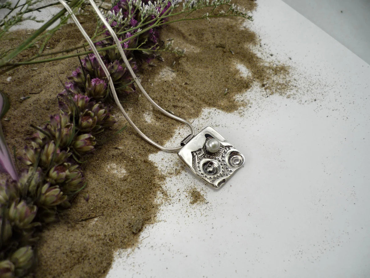 BRISE DE MER PERLÉE, pendentif argent sterling et perle d'eau douce - Marie-Êve Bordeleau