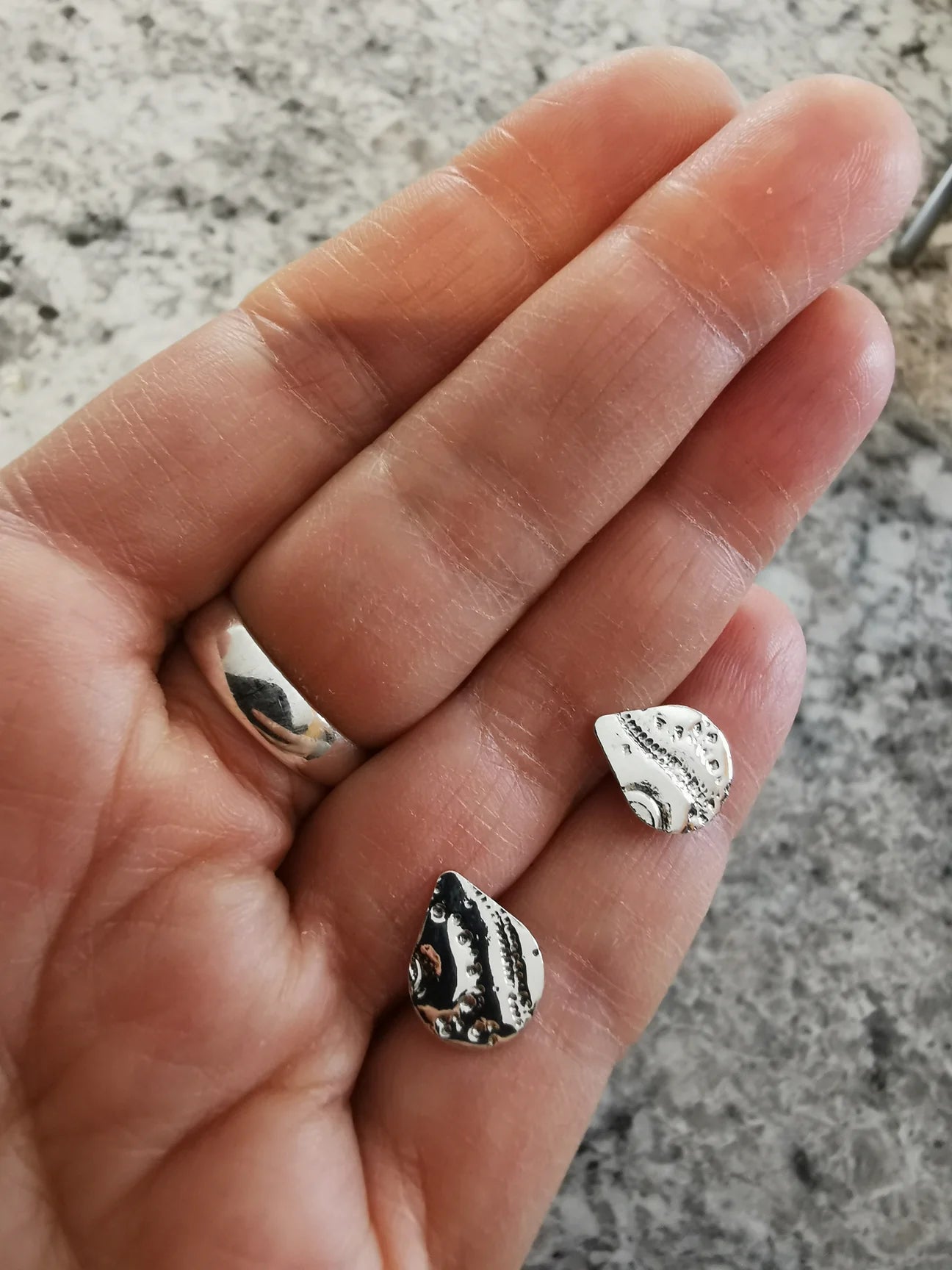 Goutte d'eau fixe, clous d'oreilles goutte d'eau en argent sterling