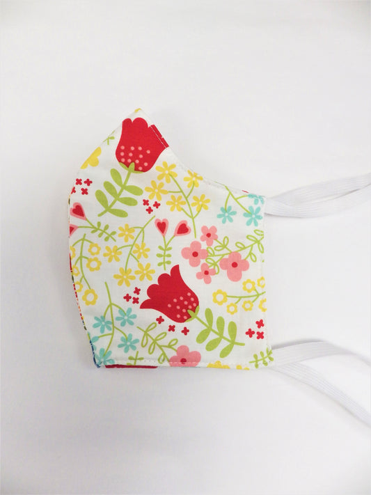 Blanc & fleurs rouges et roses