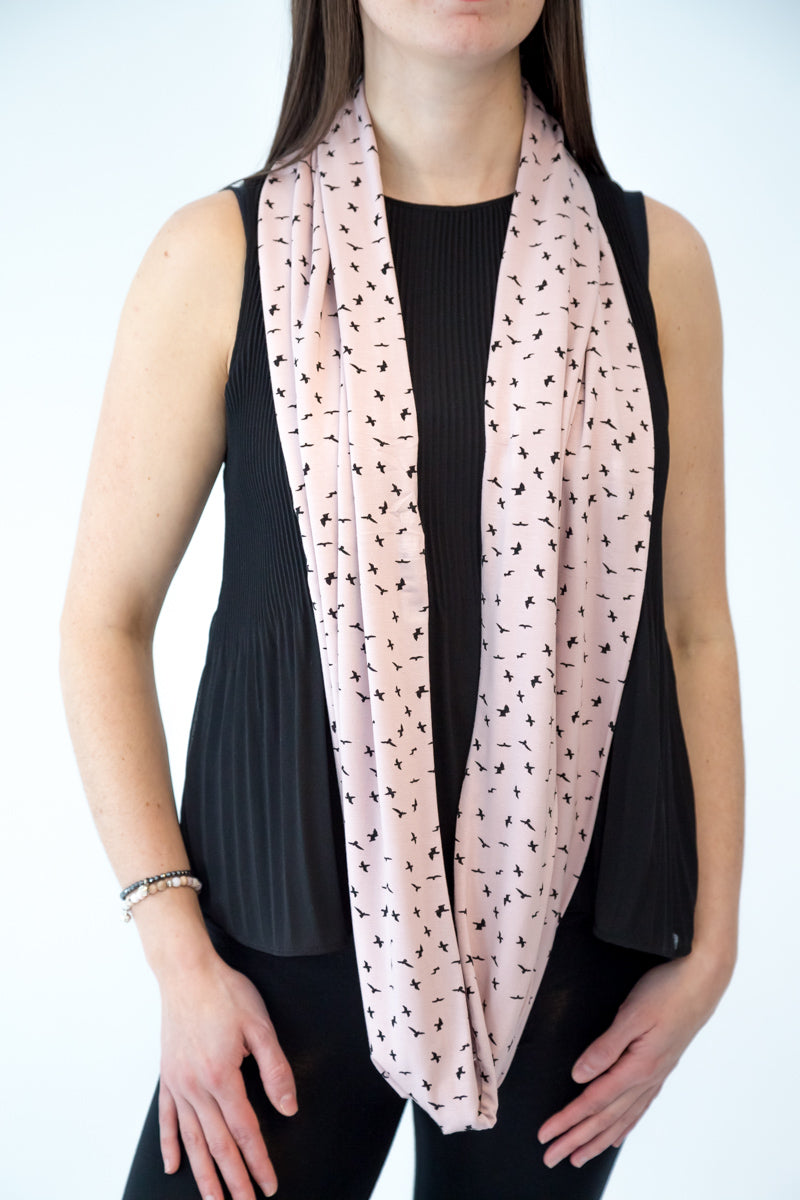Foulard Baluchon rose et oiseaux