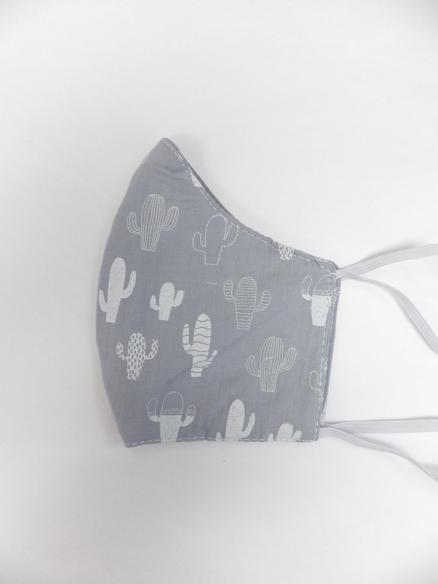 Gris & cactus blancs