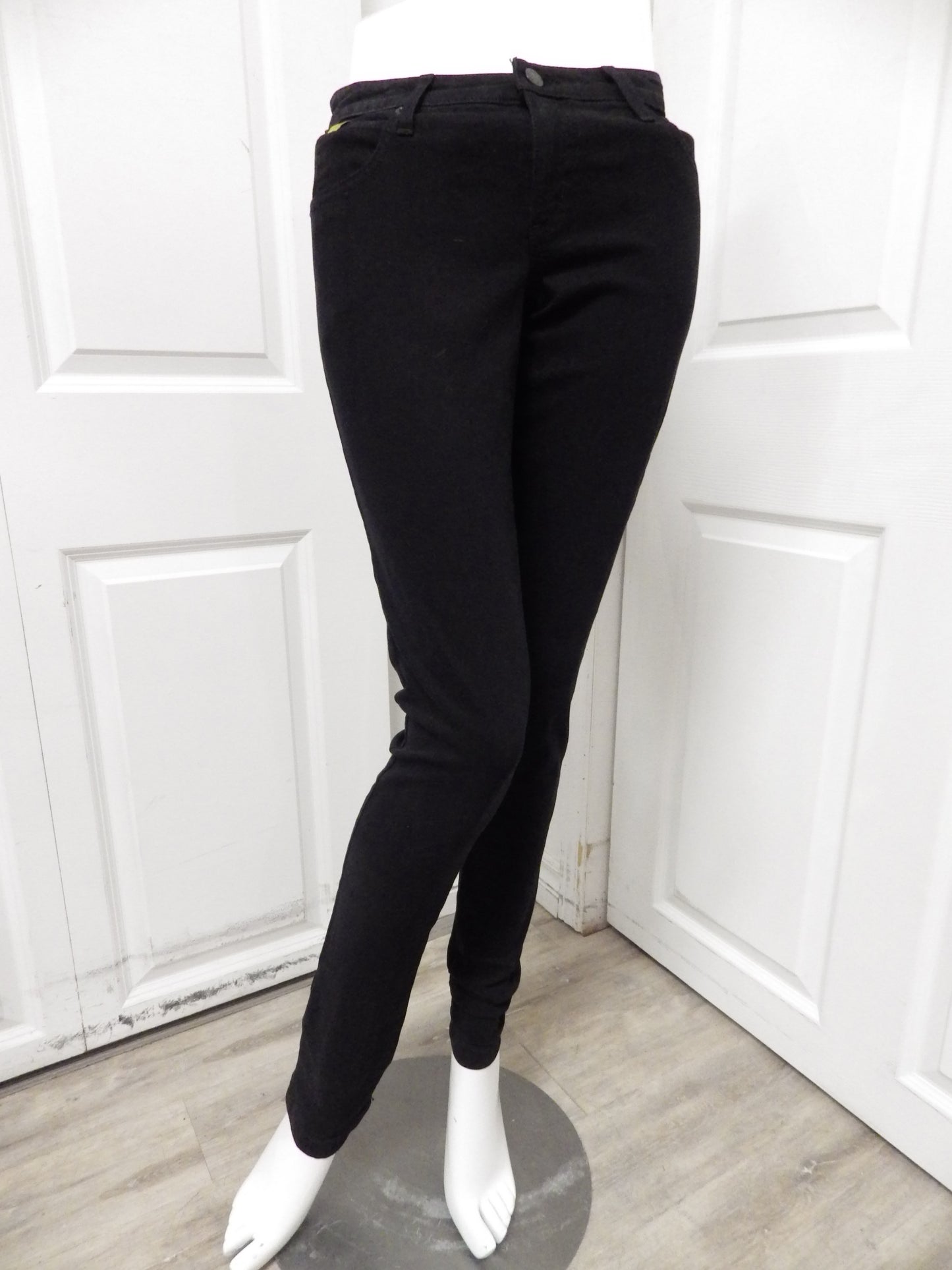 Rachel Black 1122 - Yoga Jeans