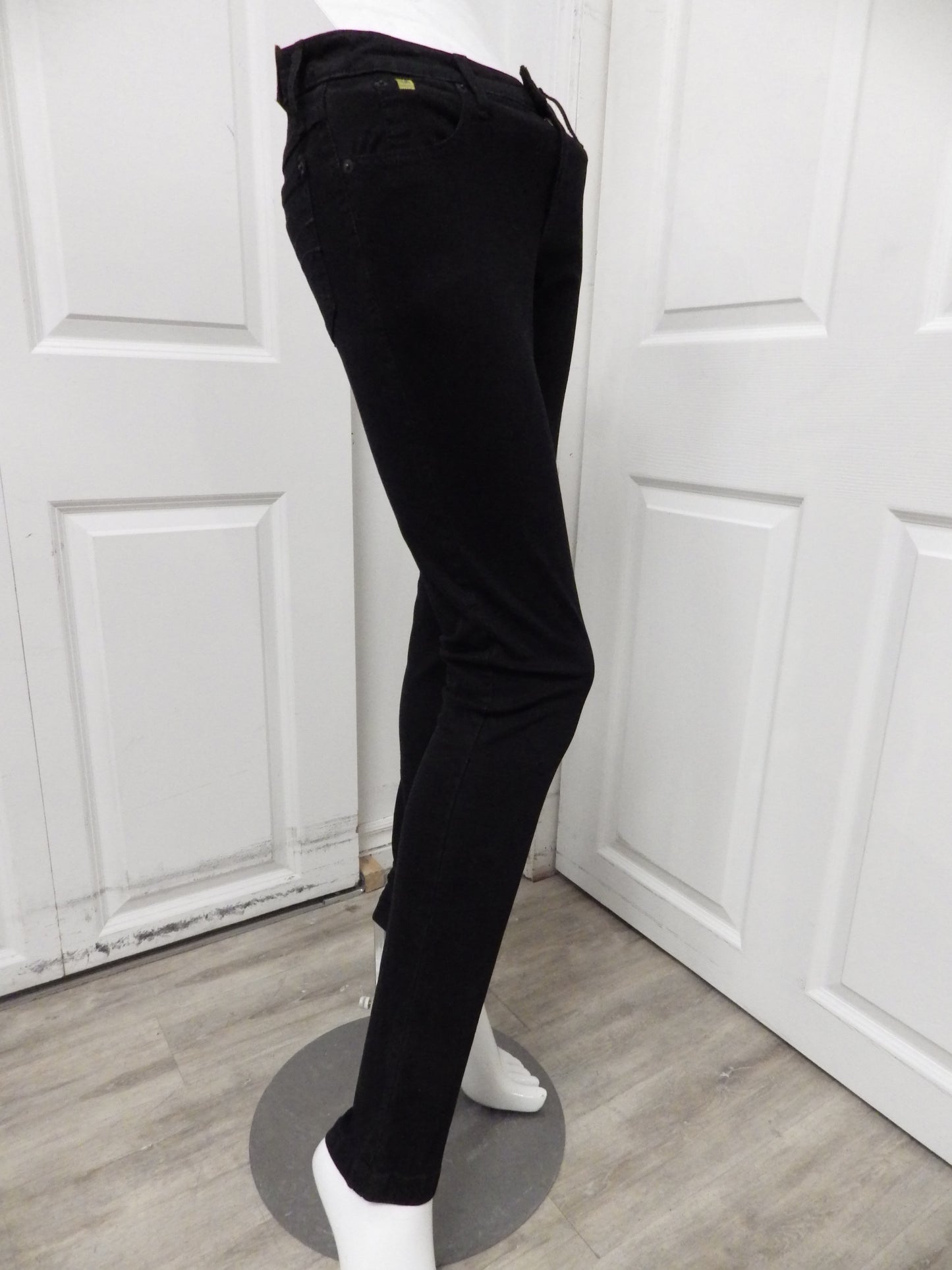 Rachel Black 1122 - Yoga Jeans
