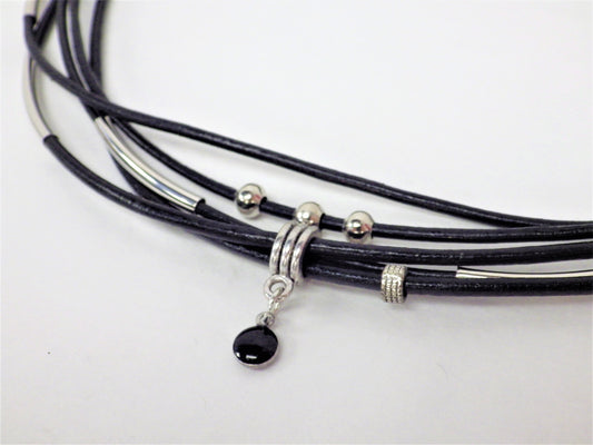 Collier/Bracelet noir, attache bleue, médaillon noir - MJ Bijoux