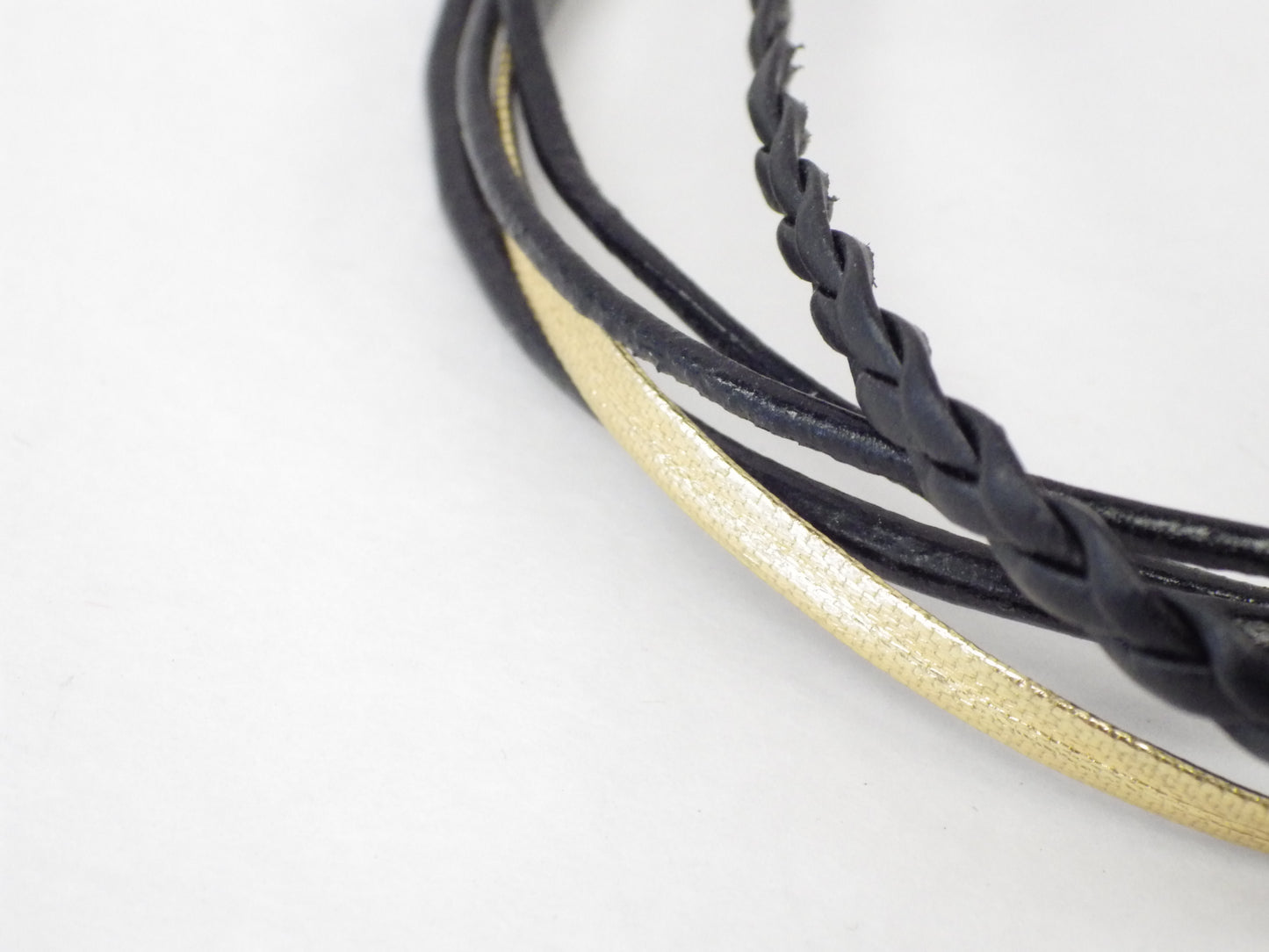 Collier/Bracelet noir et cordon doré plat - MJ Bijoux