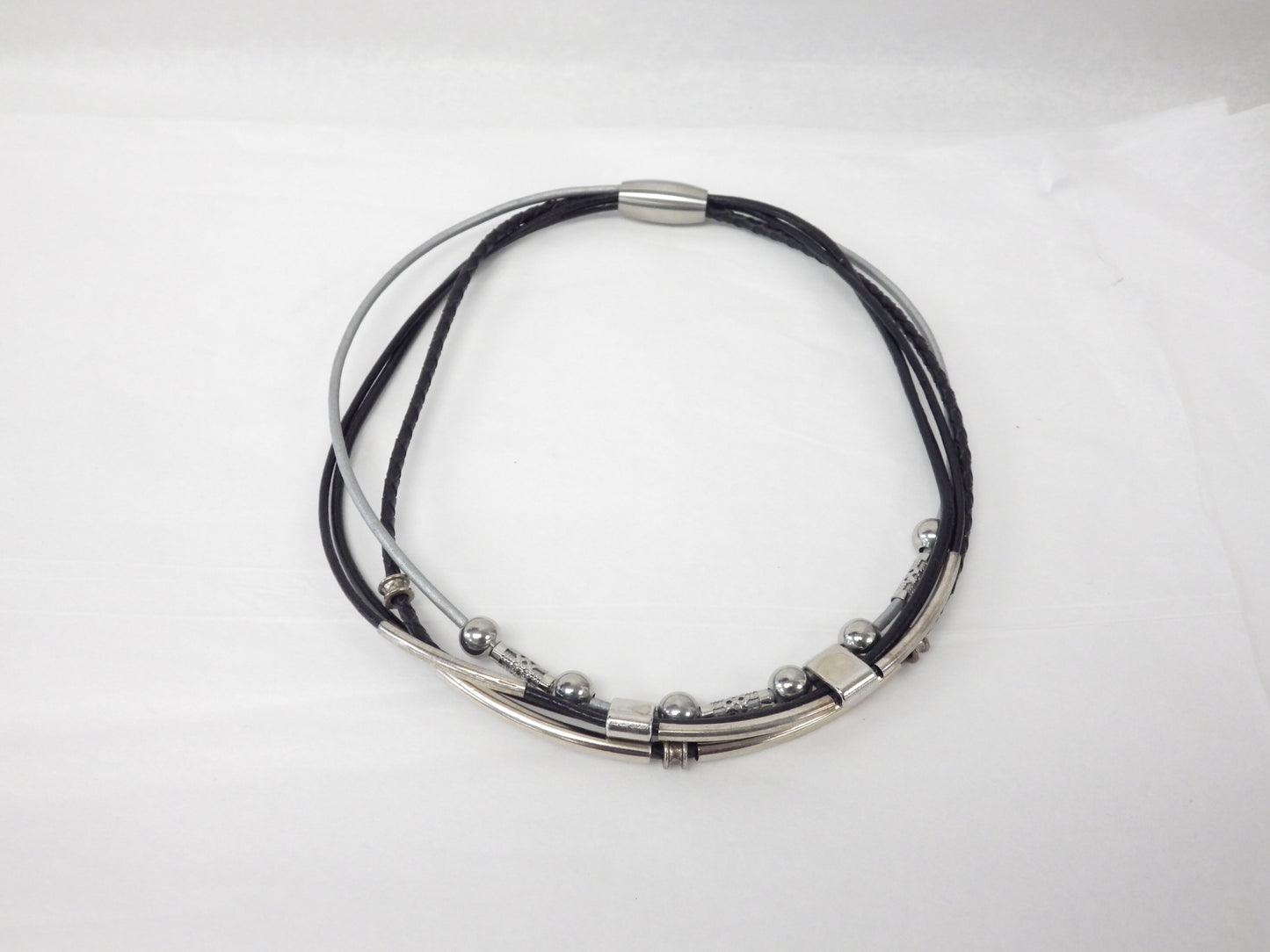 Collier/Bracelet avec file noir et argent et billes - MJ Bijoux