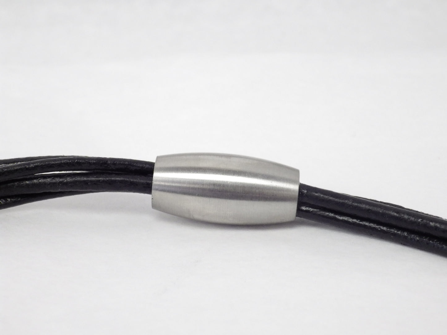 Collier/Bracelet noir avec fioriture argent et or - MJ Bijoux