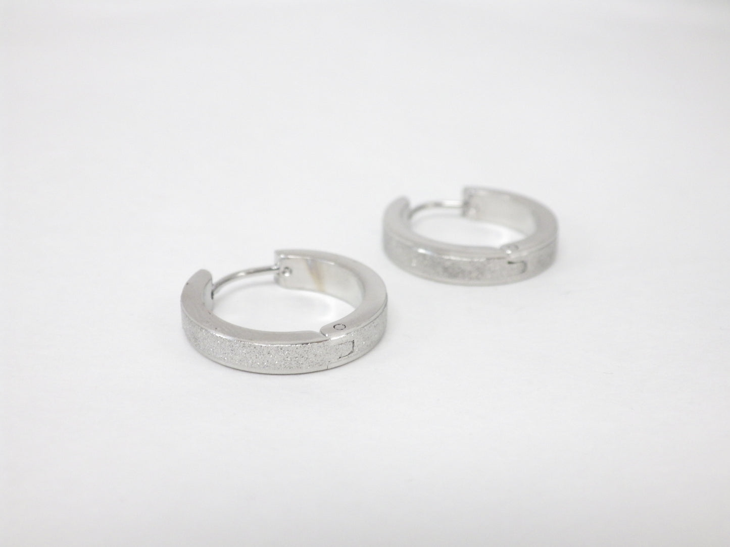 BO anneau plat paillette argent - Rouge Inox