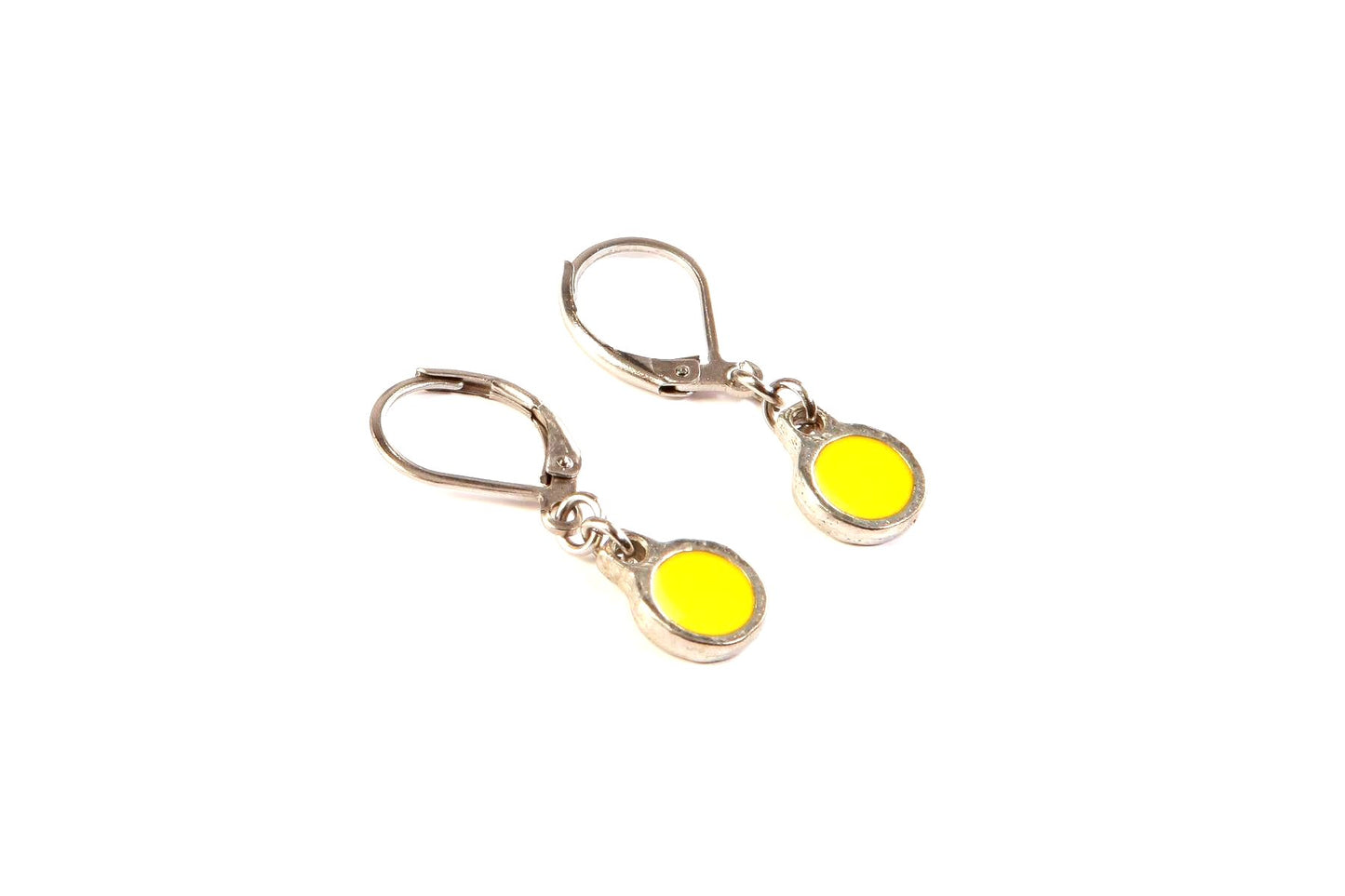 Suspendues à l'oreille Ronde 8mm Naturel - (Plusieur couleurs disponibles)