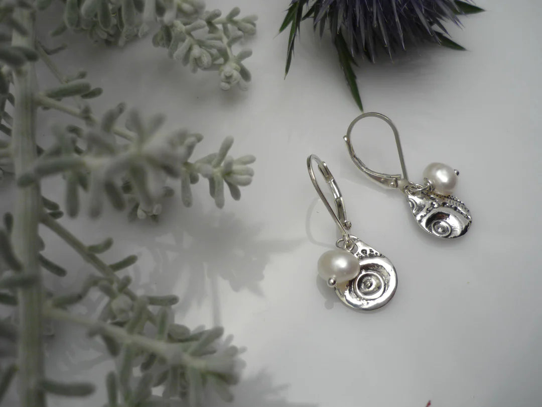 Boucles d'oreilles Petites gouttes d'eau perlées - Marie-Ève Bordeleau