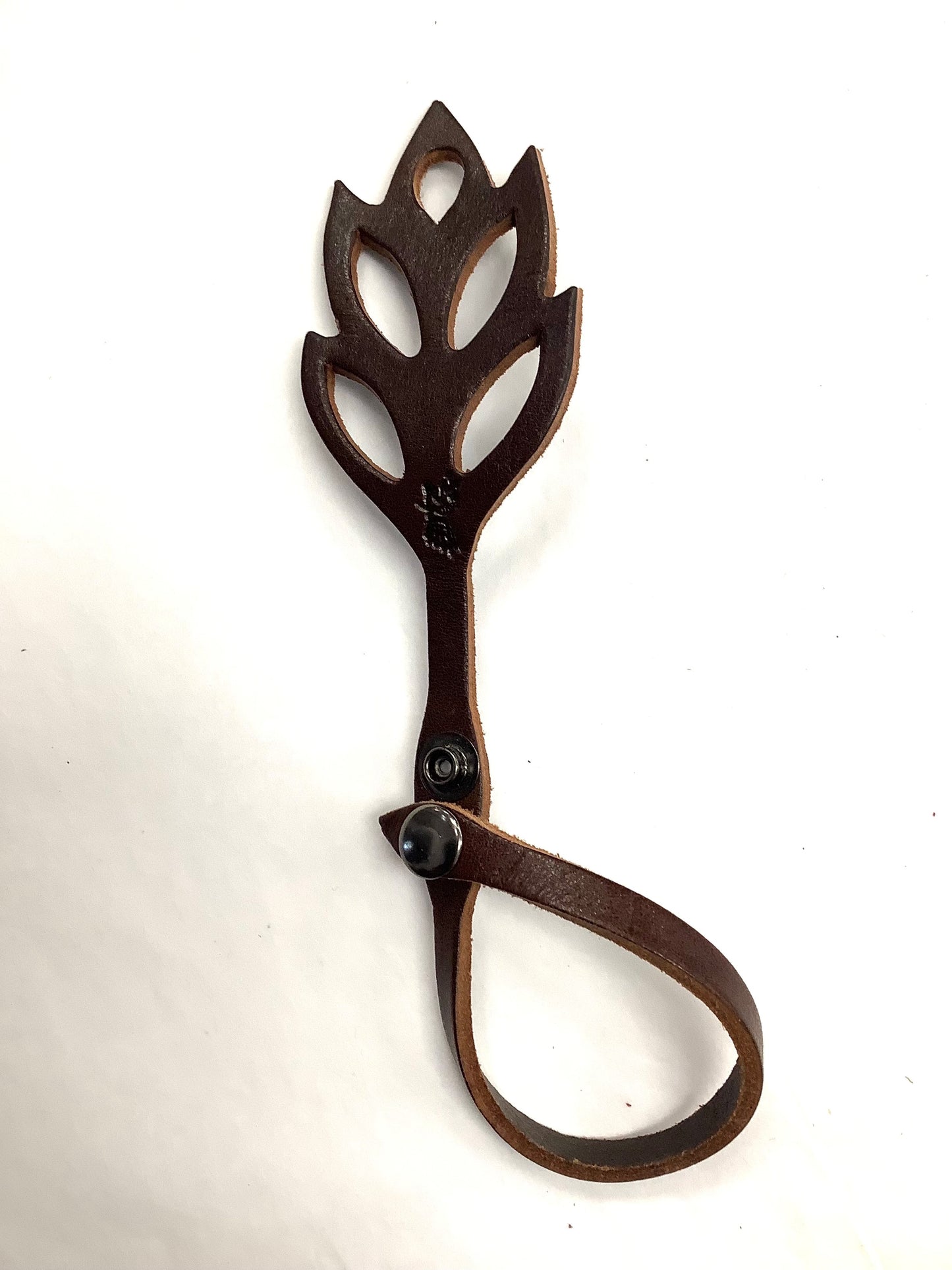 Bracelet cuir feuilles