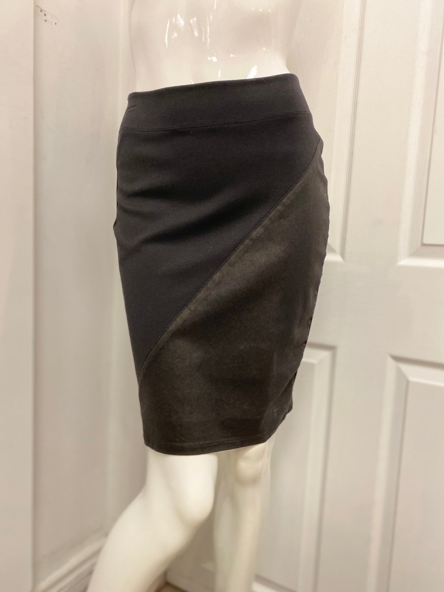 Black Skirt 128 - Yoga Jeans 