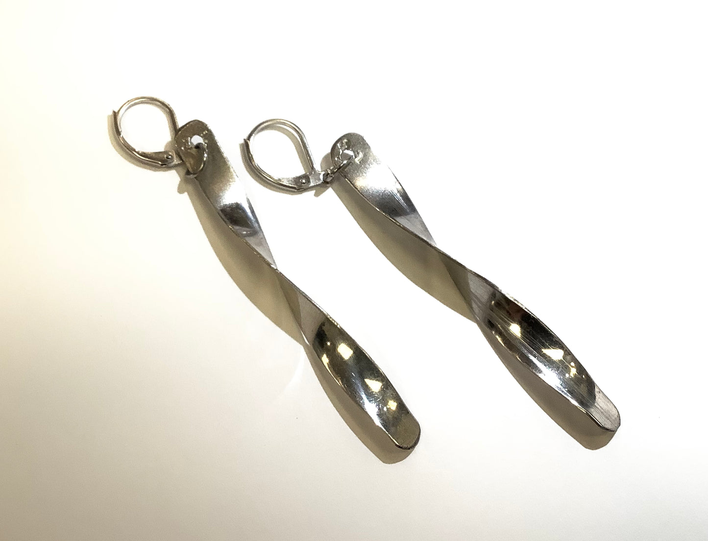 BO longue tige tordue argent - Rouge inox