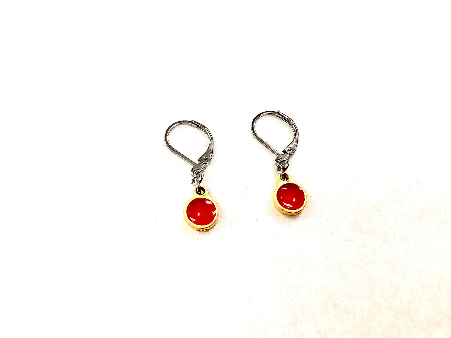 Suspendues à l'oreille Ronde 8mm Naturel - (Plusieur couleurs disponibles)