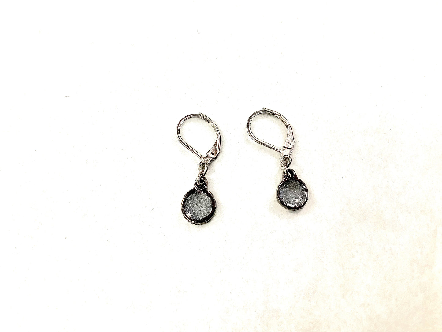 Suspendues à l'oreille Ronde 8mm Naturel - (Plusieur couleurs disponibles)