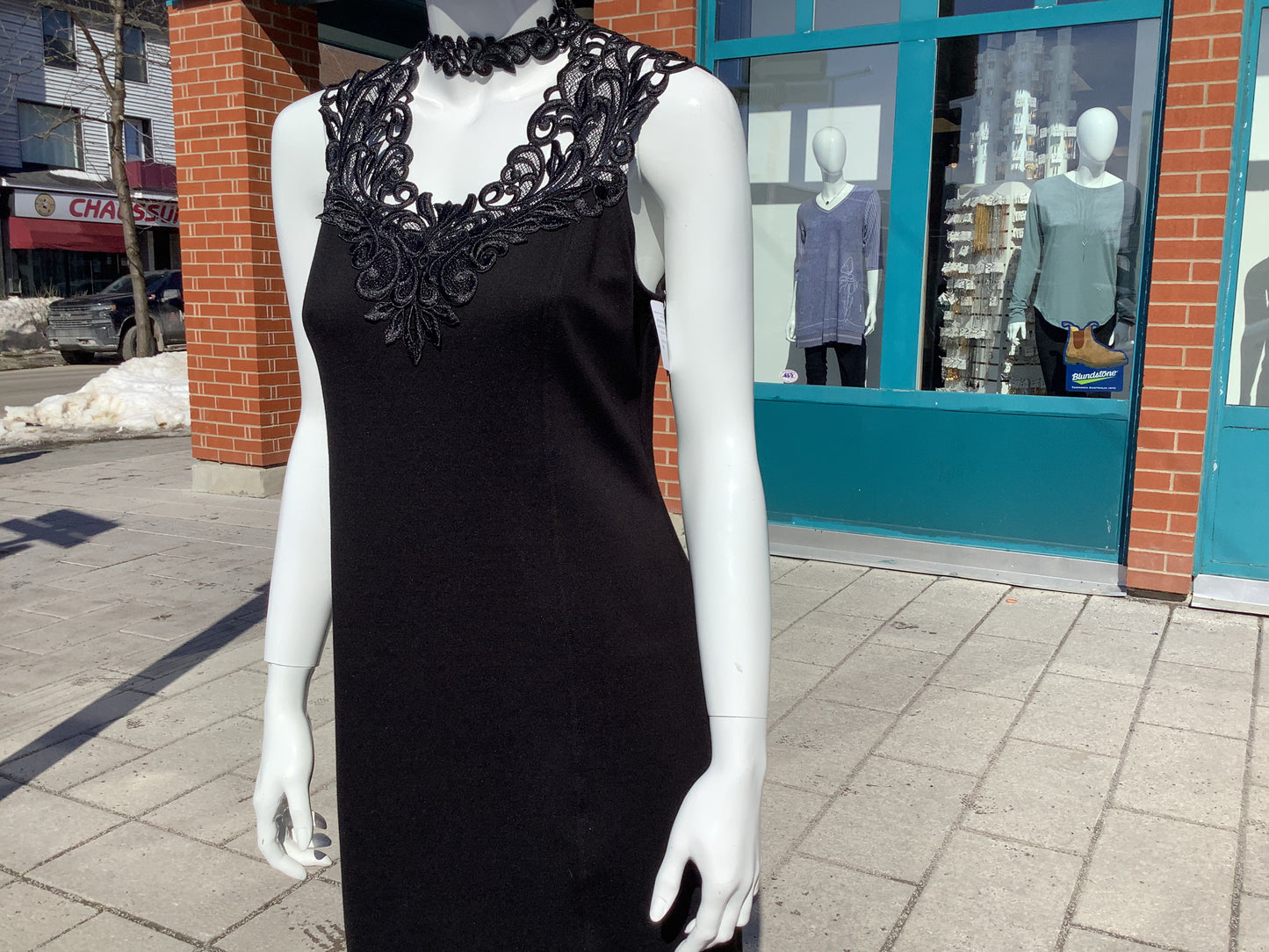 Stefi chocker appliqué dress - 8764 - Arianne