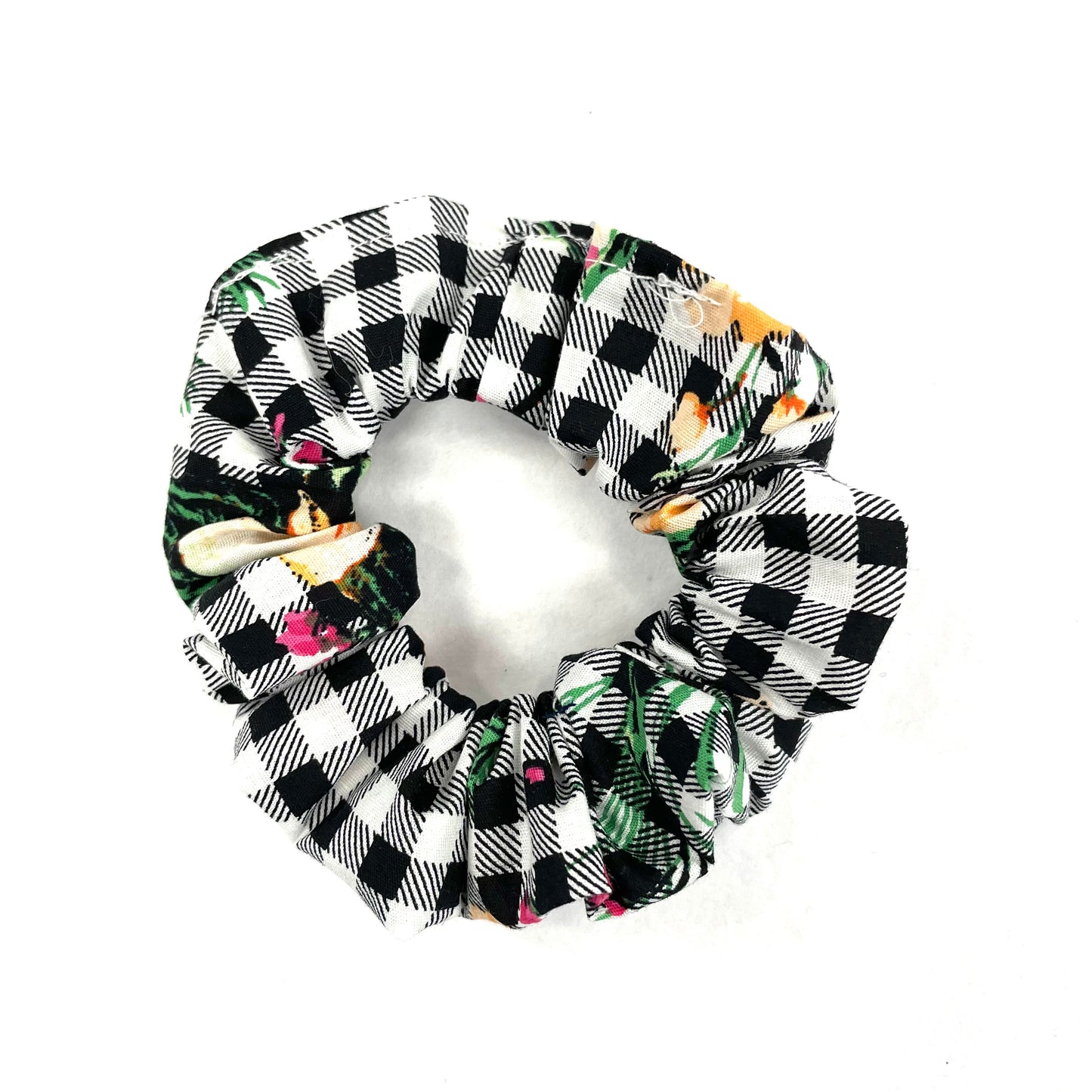 Black and white square scrunchie with flower pattern - Red Sofa