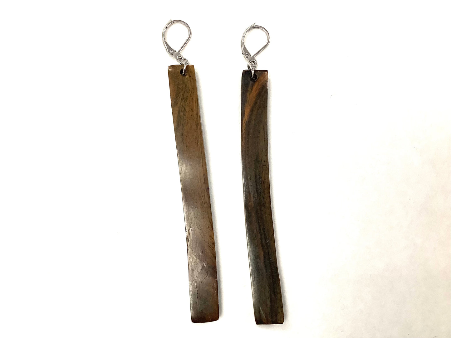Boucle d'oreilles rectangle long en bois - MJ Bijoux
