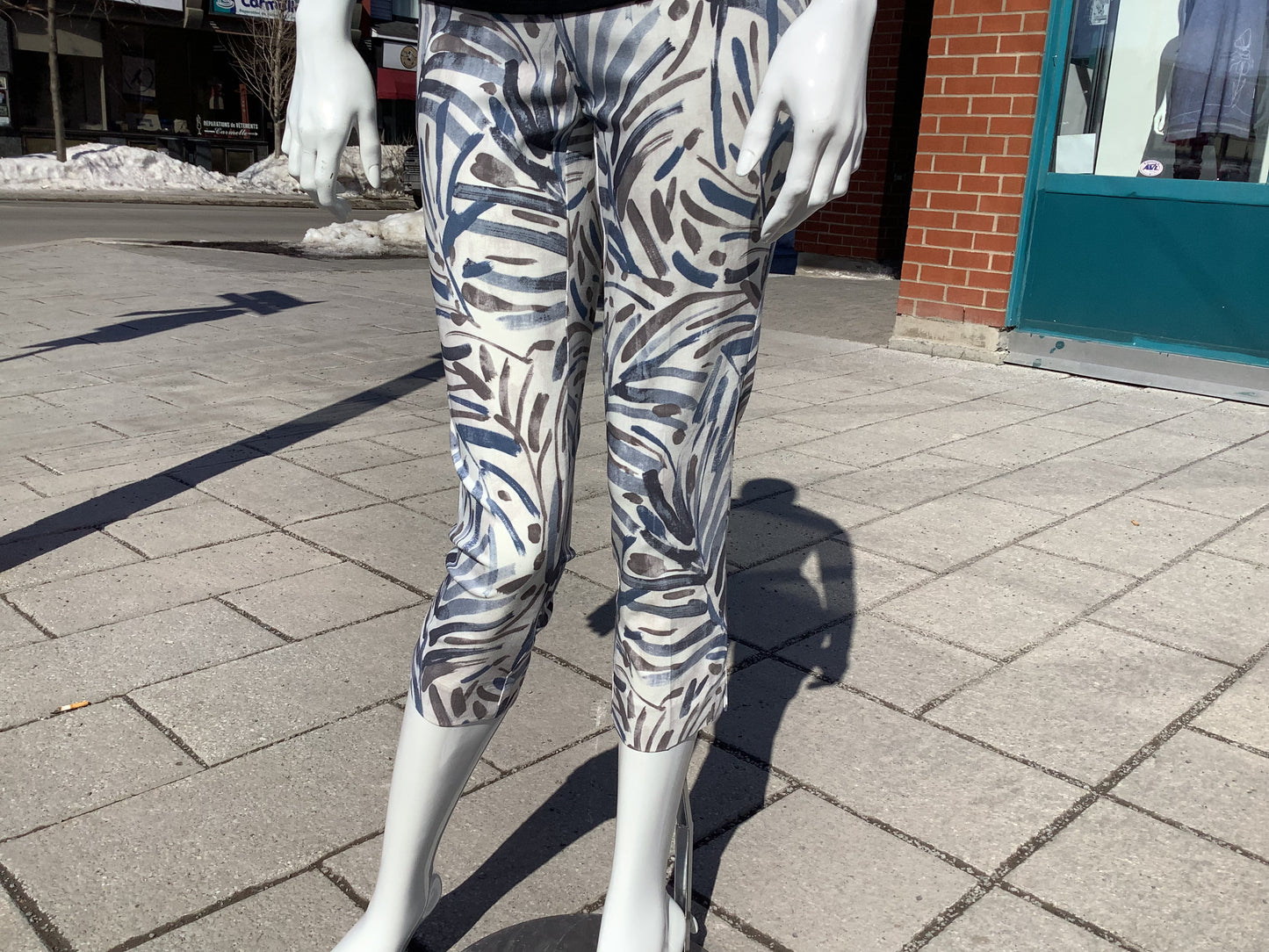 Capri Blake 7467 - blue floral print - Arianne